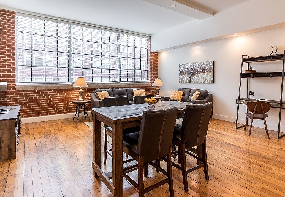 1st image of 181 E 6th St #610