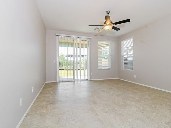 3rd image of 10425 W Pima St