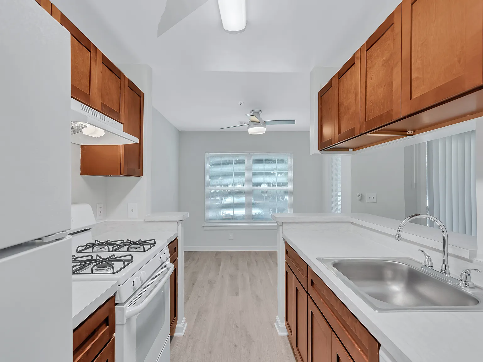 DRING'S REACH APARTMENTS — Photo 3