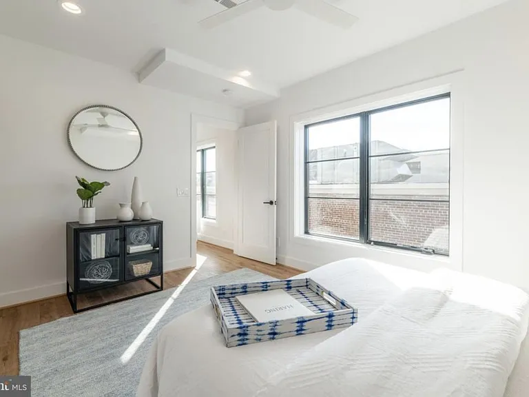 1844 3rd St NW #203 — Photo 9