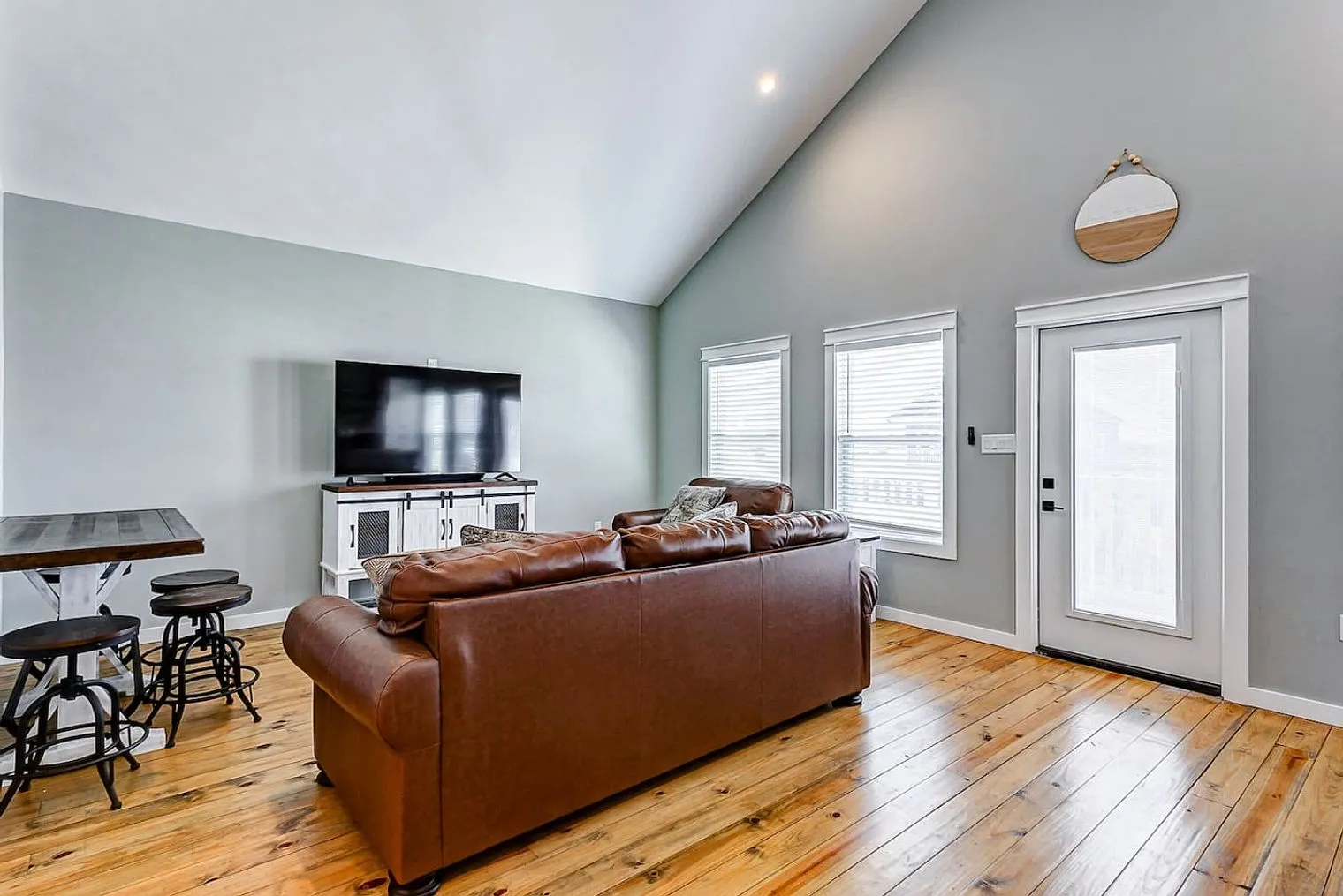2 bed, 2.0 bath, 1097 sqft, $2,383 — Photo 4
