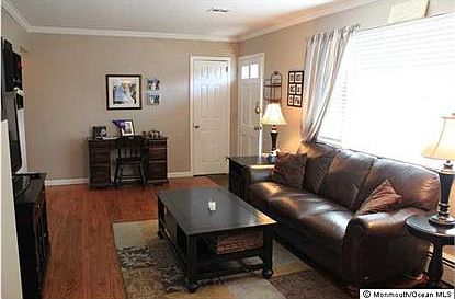 2nd image of 107 Marian St