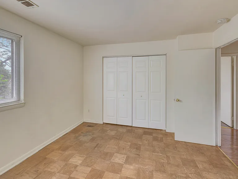 5704 Seymour Ave #10 — Photo 8