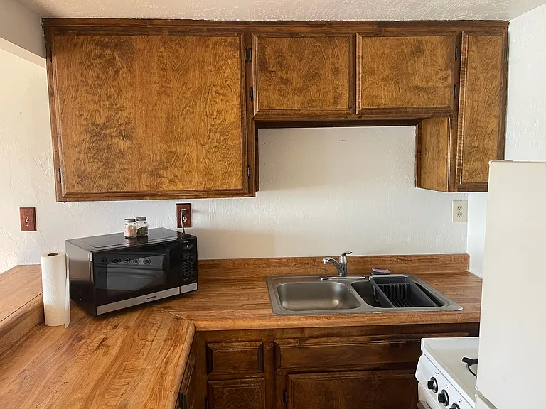187 Bakersfield Ave — Photo 5