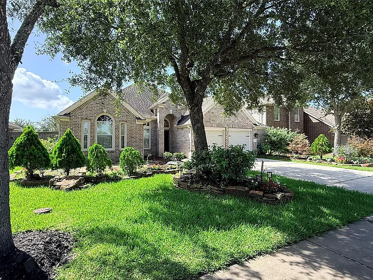 842 Crystal Bay Ln — Photo 4