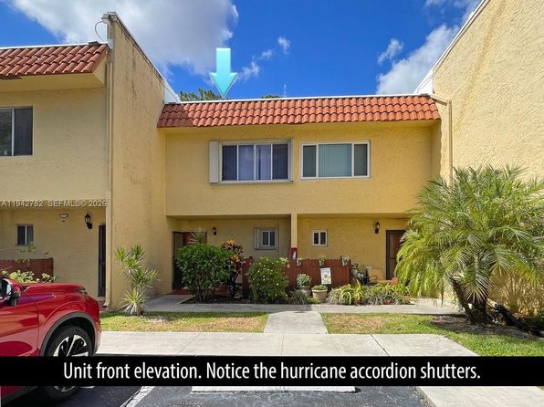 892 SW 9th Street Cir APT 4