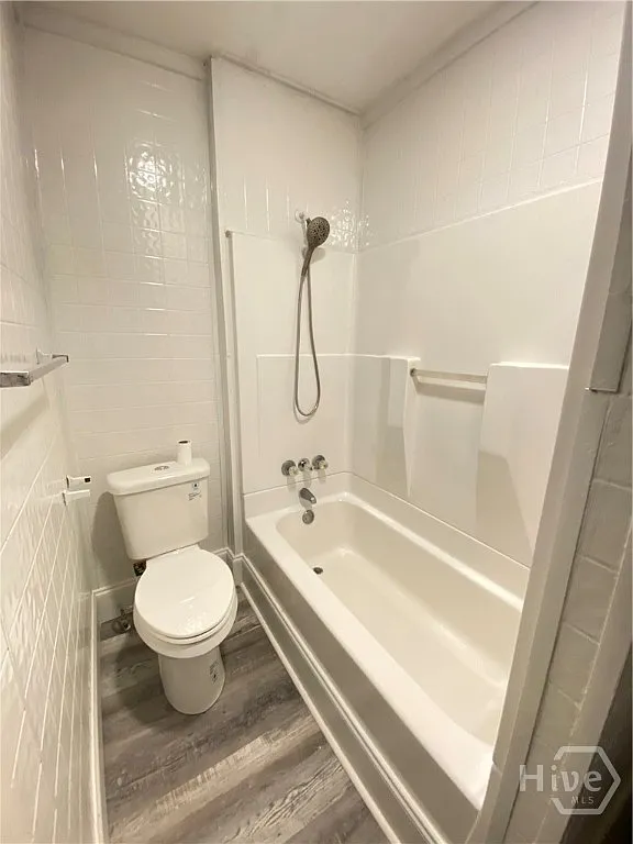 1 bed, 1.0 bath, 688 sqft, $1,300 — Photo 3