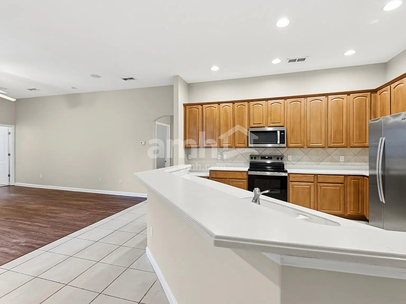 4 bed, 3.0 bath, 2647 sqft, $3,130 — Photo 4