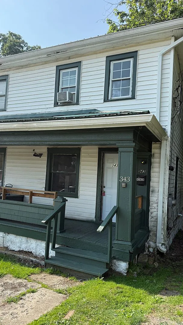 343 Russell St — Photo 1