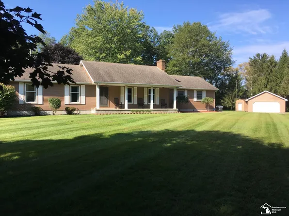 8735 Whiteford Center Rd, Ottawa Lake, MI 49267