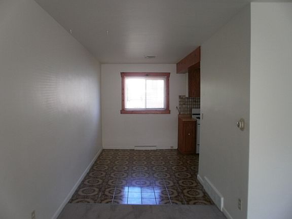 4th image of 215 Wayland St #215
