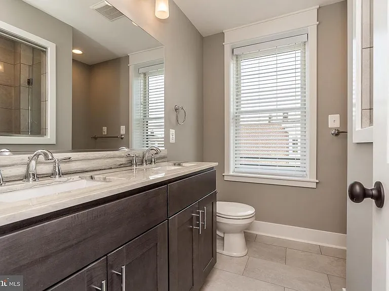3729 Foster Ave — Photo 21
