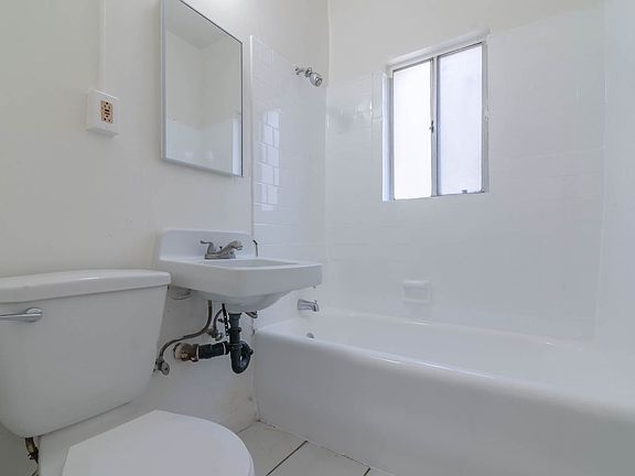 5th image of 1812 W 5th St APT 203
