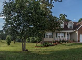 135 Maple Leaf Dr, Rock Spring, GA 30739