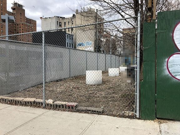 4th image of 411 E 135th St