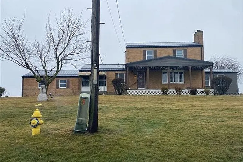 637 Stone Church Rd photo 1
