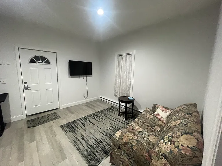 360 Glen Ave — Photo 13