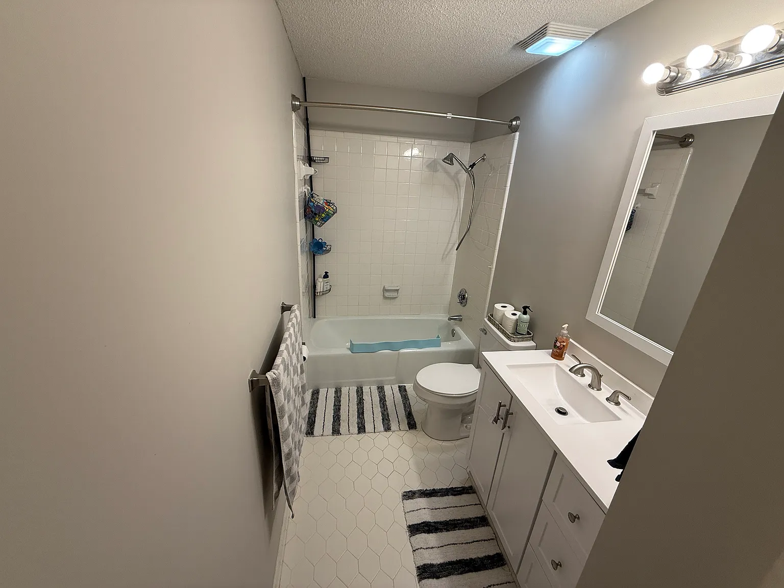117 Crossbrook Dr — Photo 4