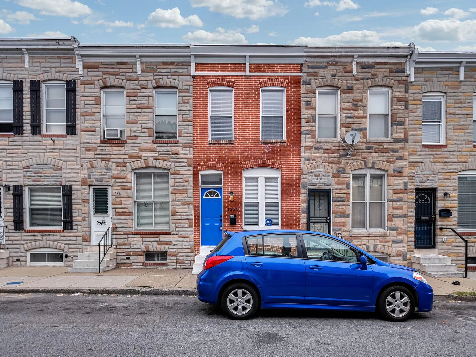 2 bed, 2.5 bath, 1104 sqft, $1,600 — Photo 2
