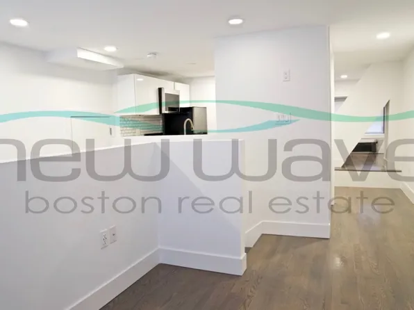 9 Myrtle St, Boston, MA
