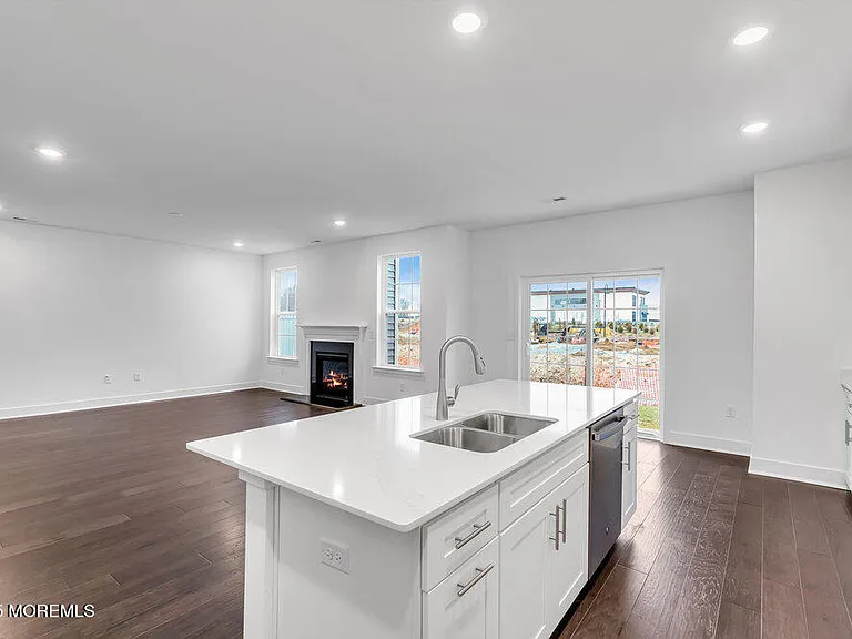122 Woolley Ct — Photo 14