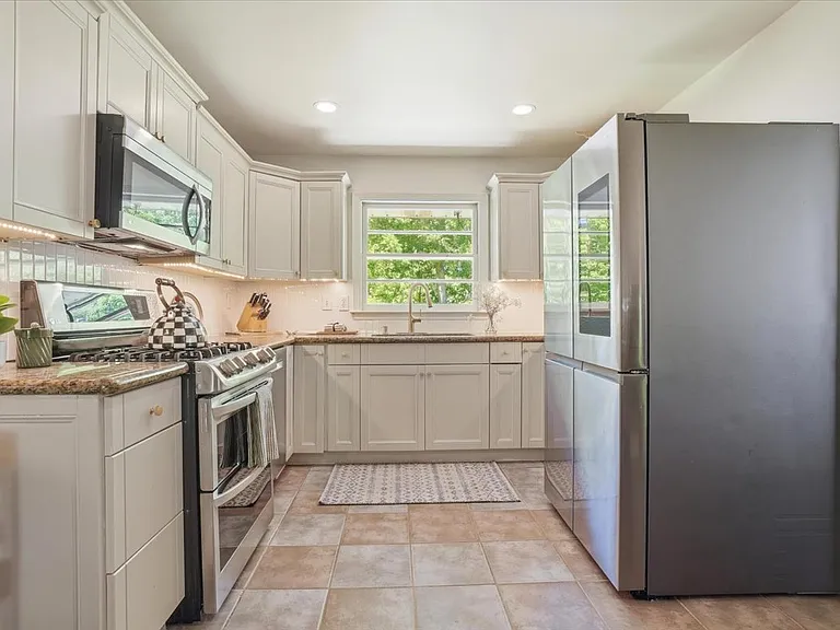 1792 Noble Dr NE — Photo 11