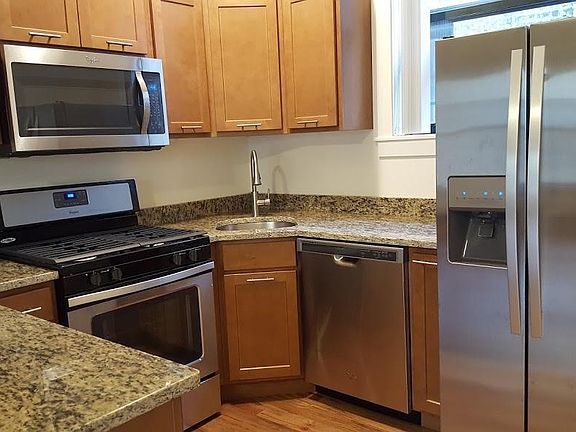 Kitchen with SS Appl and Granite