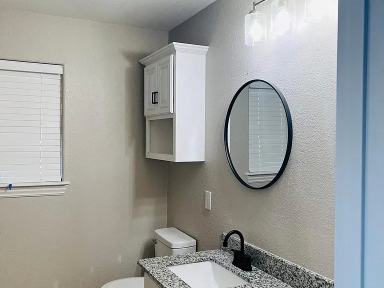 13758 Cloverdale Rd — Photo 8