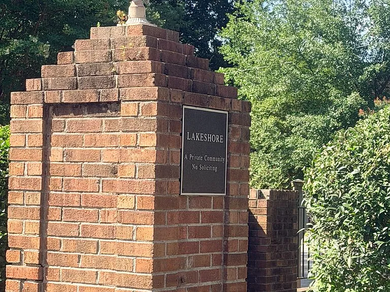 5516 Lakeshore Dr #504 — Photo 2