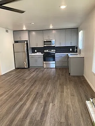 306 S Crockett St #2