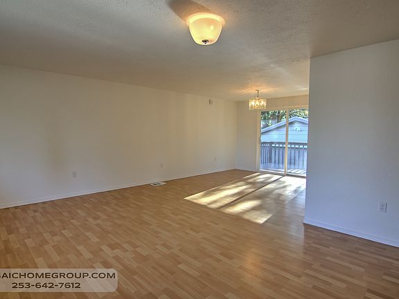 5th image of 5023 15th Ave SE