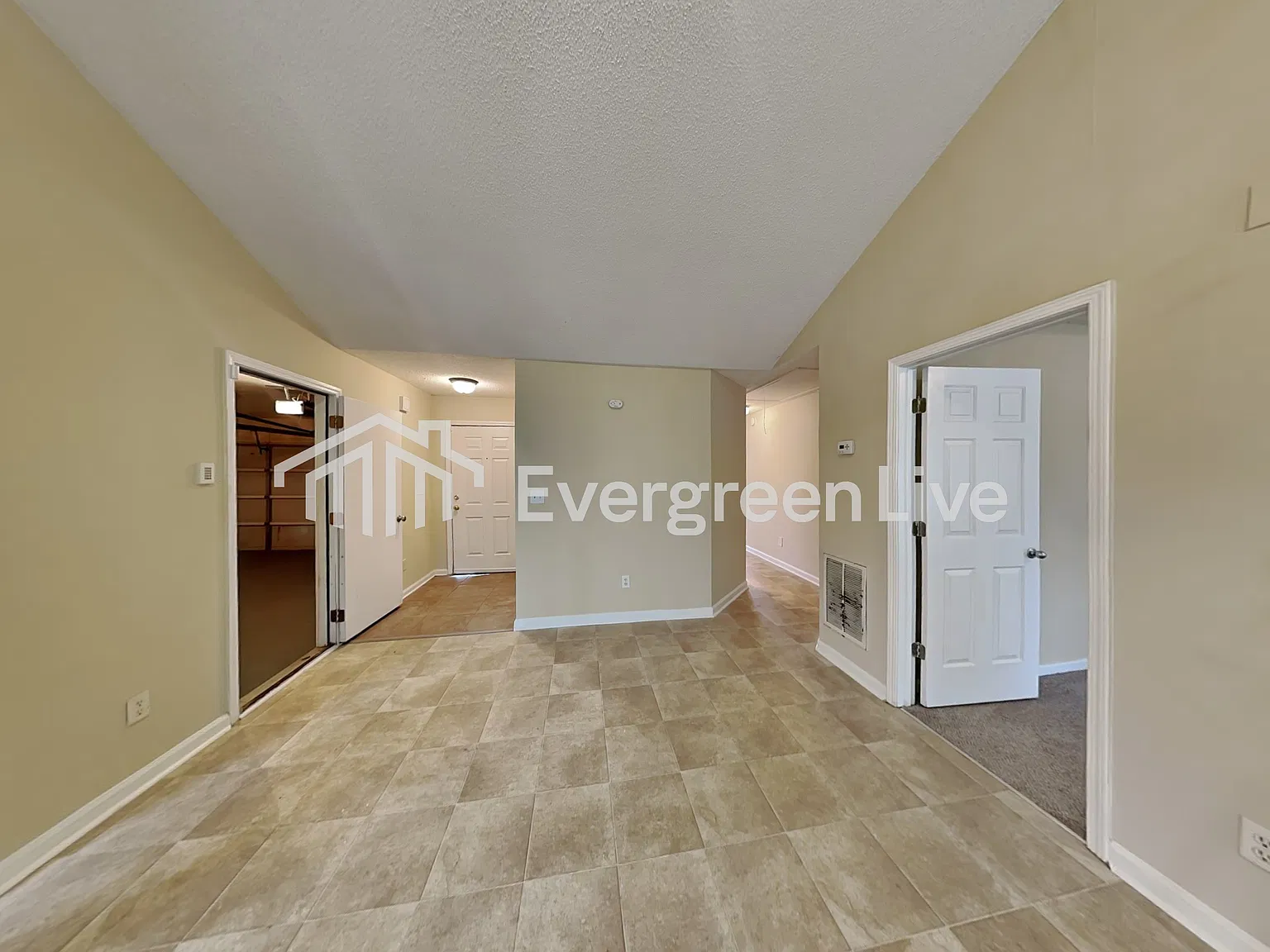3 bed, 2.0 bath, 1266 sqft, $1,895 — Photo 3