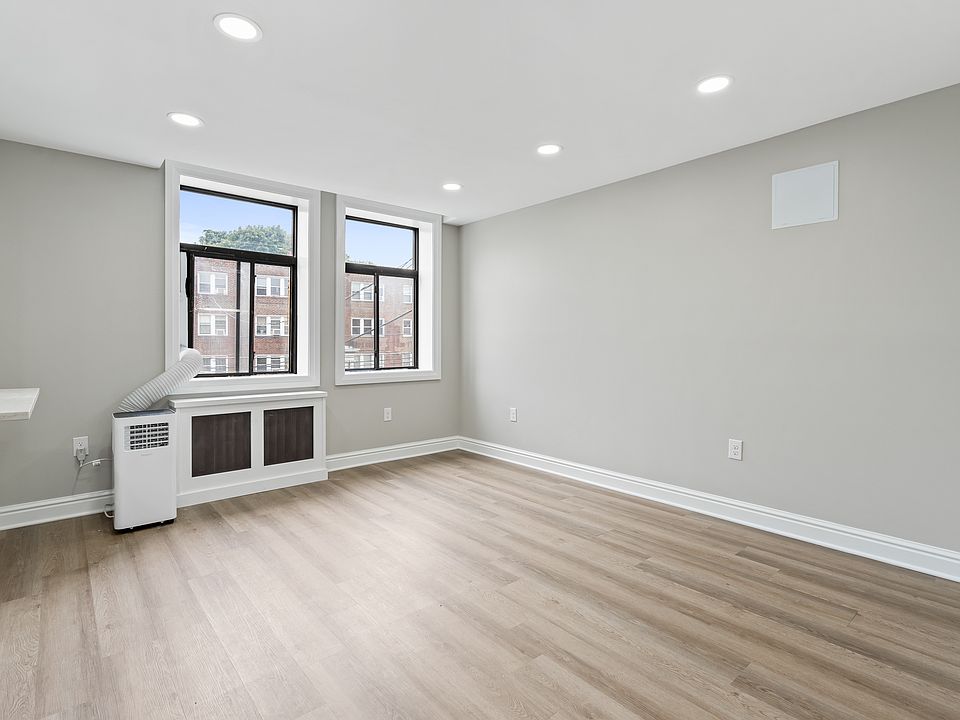 Unit #14 Updated studio