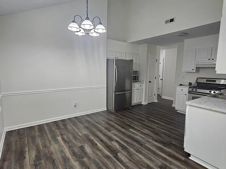 170 Kellie Ln — Photo 11