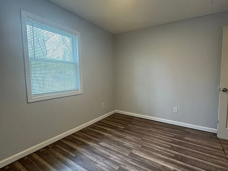 Creekview Apartments - Kingsport, TN — Photo 25