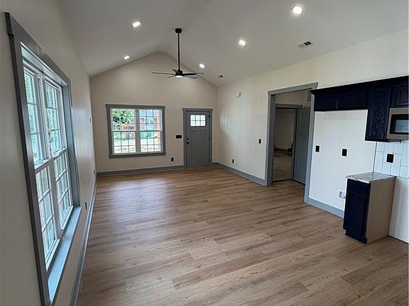 4th image of 803 Granby Ave