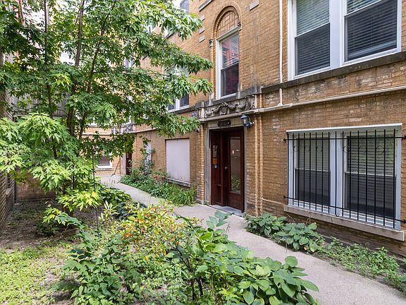 3rd image of 850 W Agatite Ave APT 1