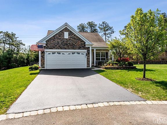 3rd image of 5 Peterborough Ln