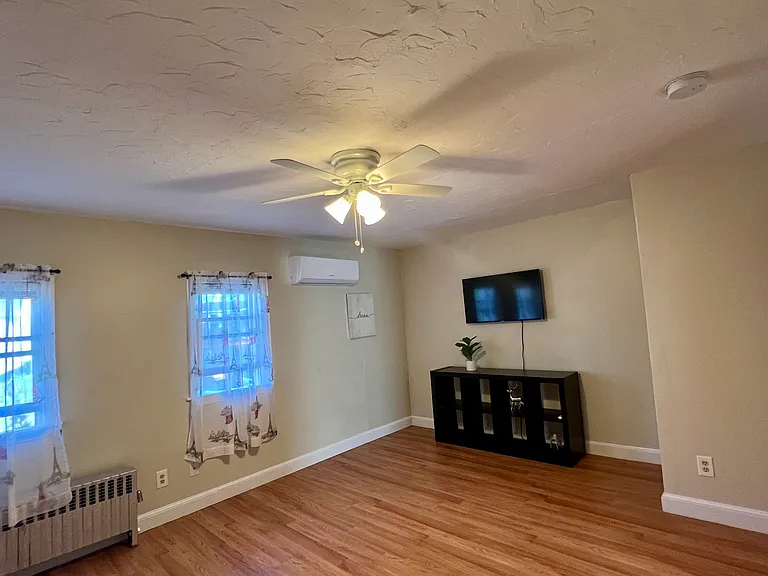 11 Amherst St — Photo 16