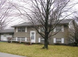 1145 Devonshire Dr, Oshkosh, WI 54902