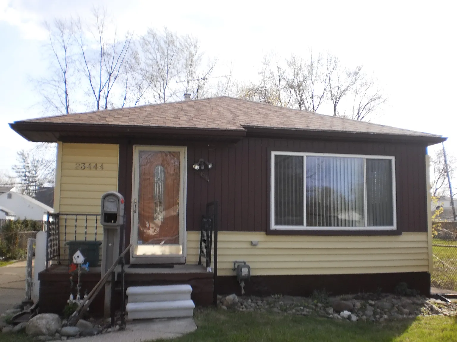 23444 Elmira St photo 1