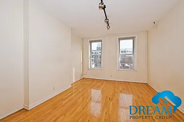 Rented by Dream Property Group LLC