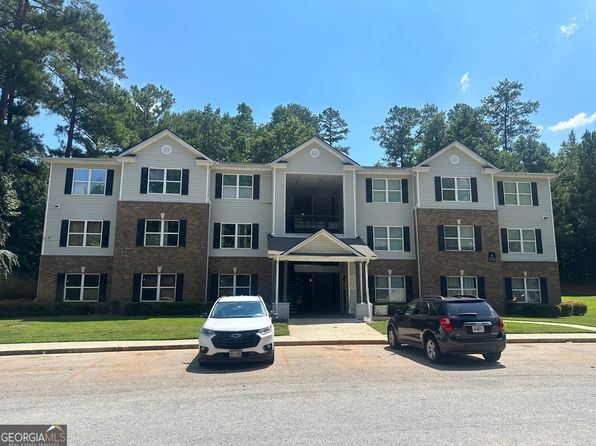 8201 Fairington Village Dr, Lithonia, GA 30038