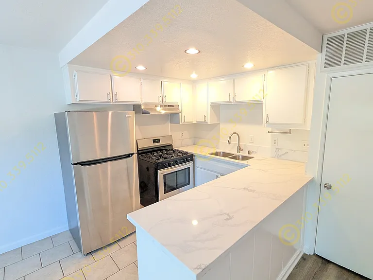 10742 Lawler St #3 — Photo 18