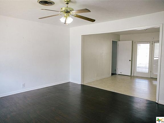 3rd image of 206 E 20th Ave