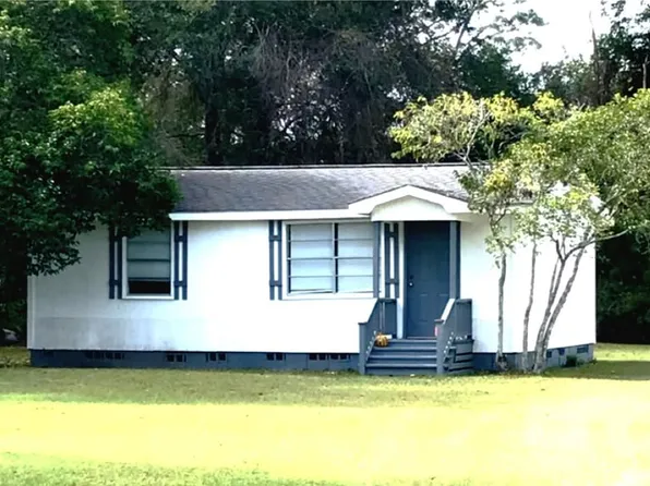 1029 Lawhorne Dr, Waycross, GA