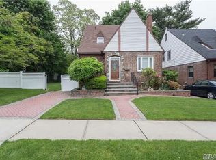 80-15 234th St, Bellerose Manor, NY 11427