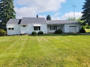 4422 Beach St, Akron, MI 48701