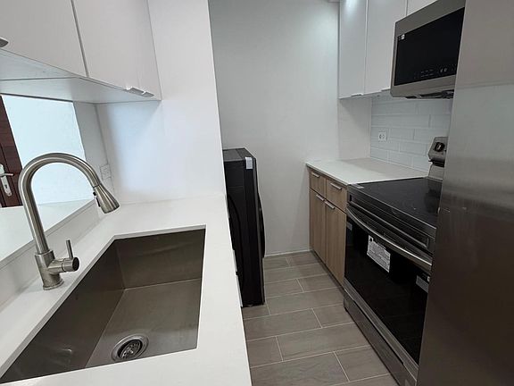 5th image of 1379 Cond Paseo Don Run #9B