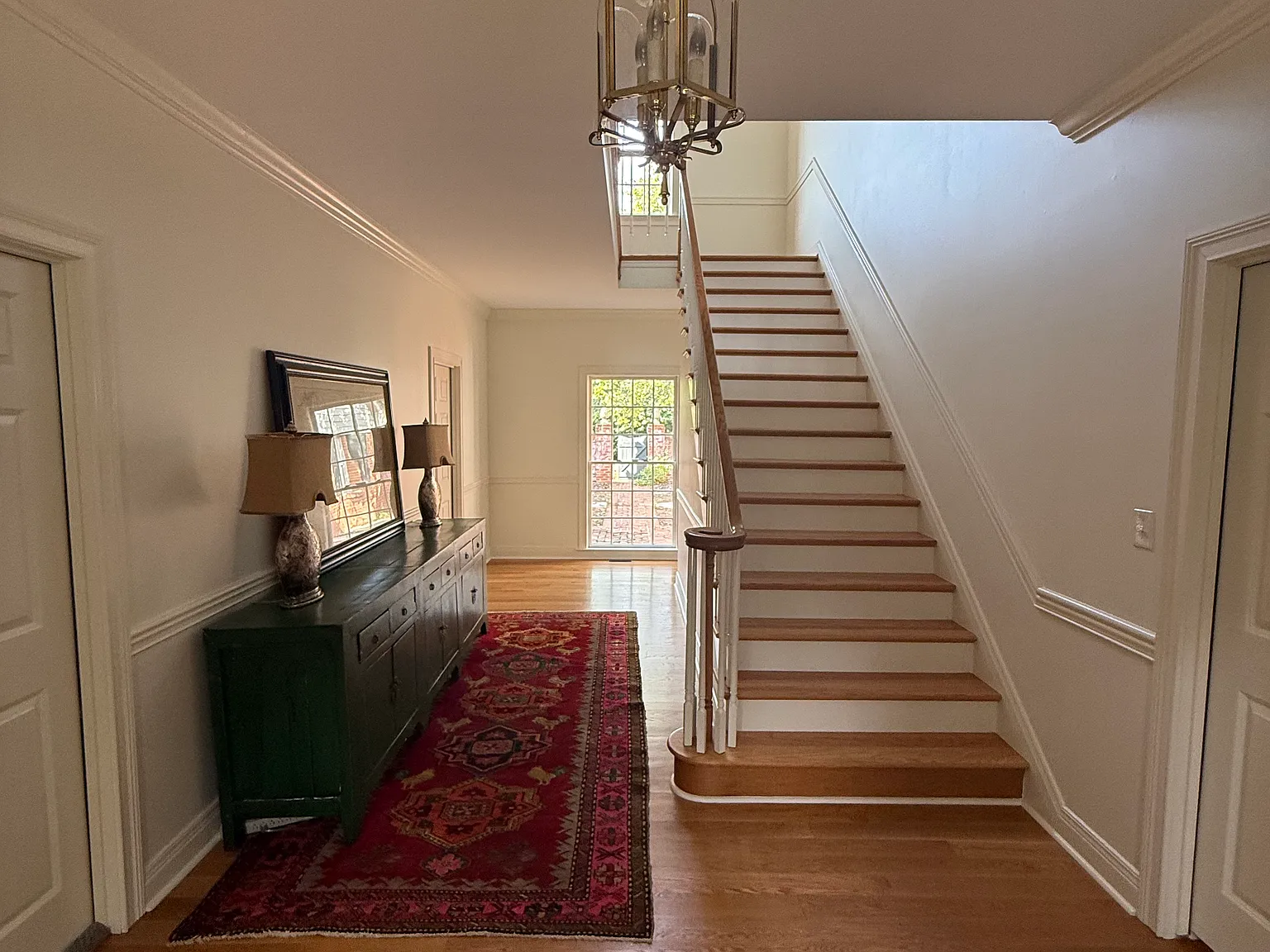 3 bed, 2.5 bath, 2500 sqft, $3,800 — Photo 3